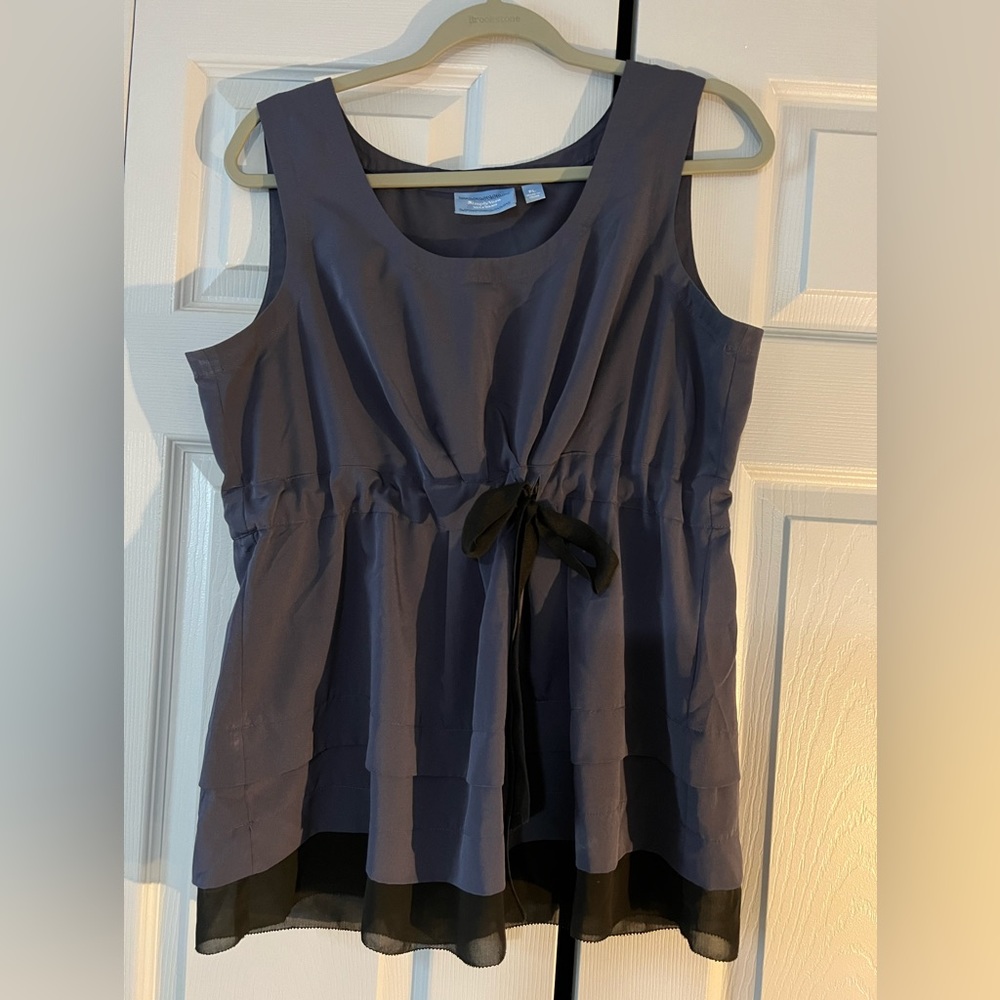 Simply Vera Wang sleeveless Blouse